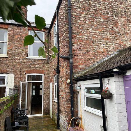 Riverside Lodge - Quaint Victorian Home By The River York Eksteriør bilde