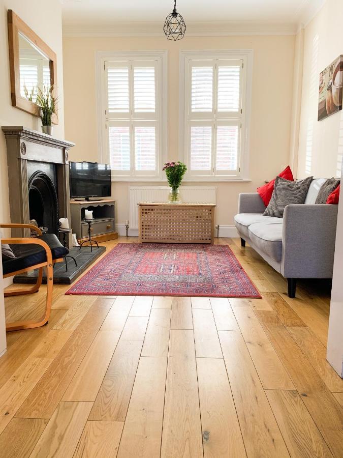 Riverside Lodge - Quaint Victorian Home By The River York Eksteriør bilde
