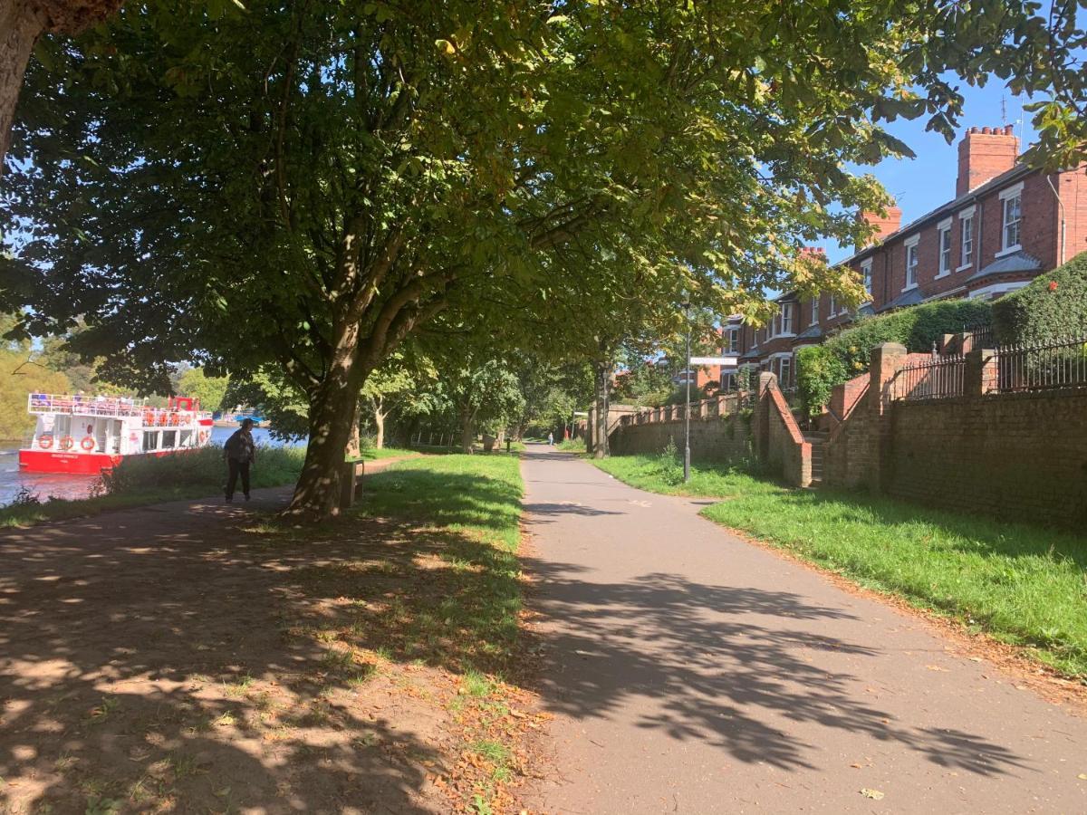 Riverside Lodge - Quaint Victorian Home By The River York Eksteriør bilde